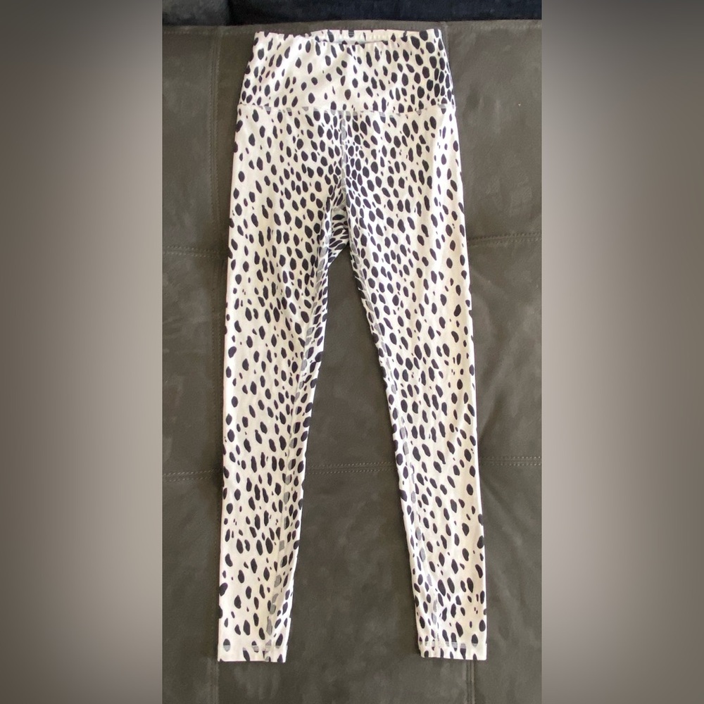 Reformation Polkadot leggings Eco move high rise EUC XS black&white